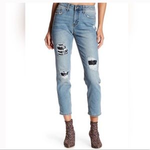 Abound sequin patch boyfriend jeans crop size 24